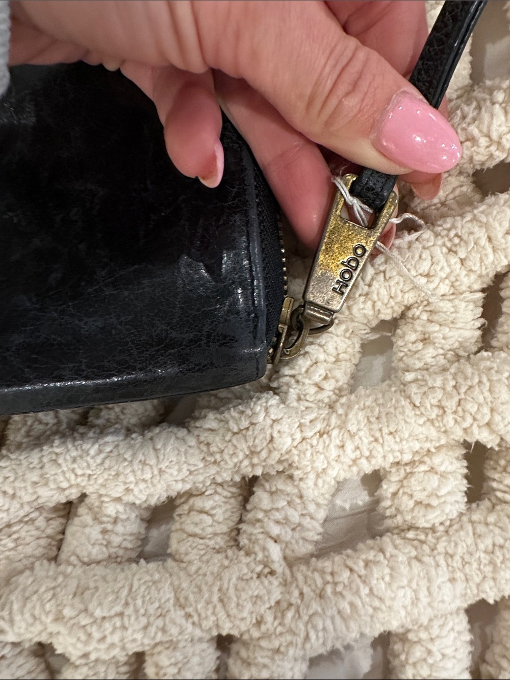 HOBO Black Leather Kiss-Lock Wristlet Wallet Clutch - Picture 8 of 9